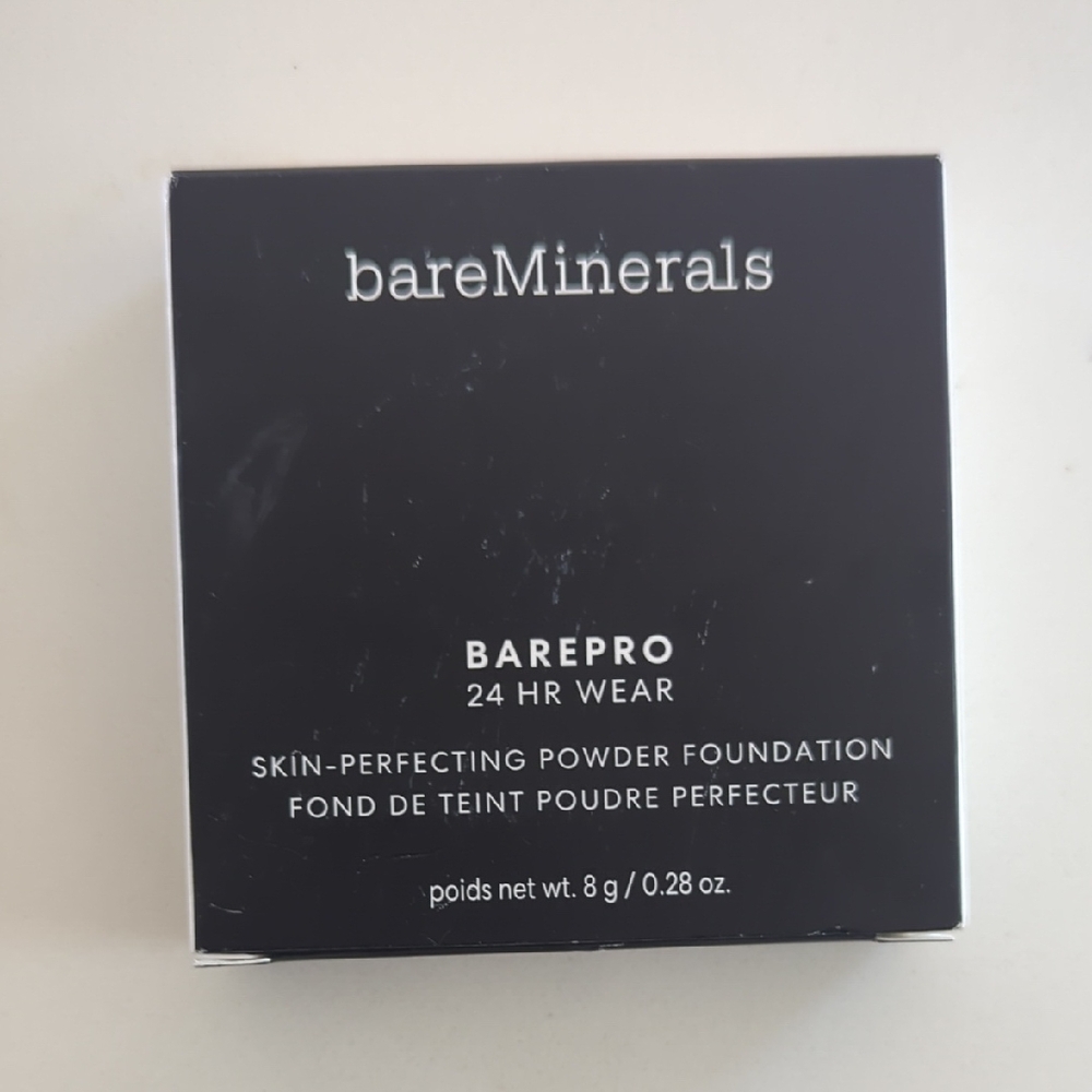 bareMinerals BAREPRO 24 HR Wear Foundation - Black Packaging